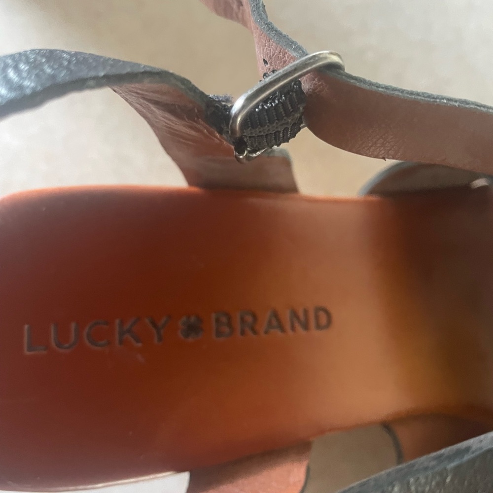 Lucky Brand Black Cross Leather Open Toe Wedge Heel Ankle Strap Sz 10 - Picture 6 of 7